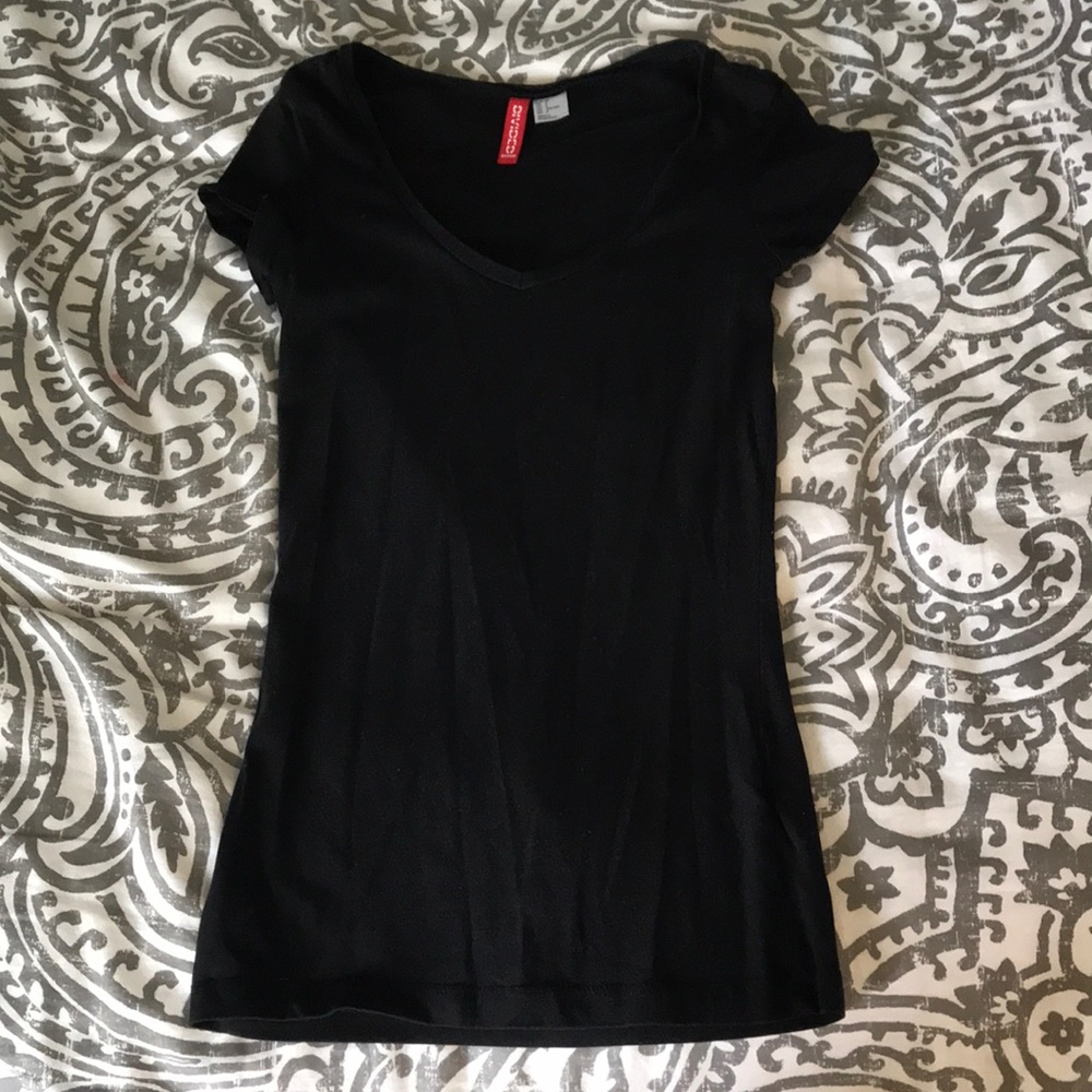 Black Tee